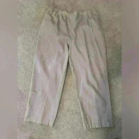 Like New Koret Pull on Pants - Picture 2 of 5